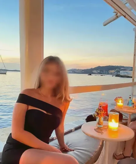 Ayesha, 28