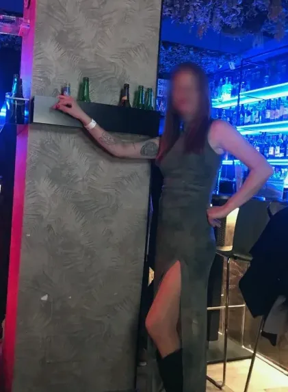 Caitlin, 40