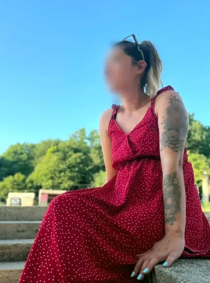 Danielle, 34