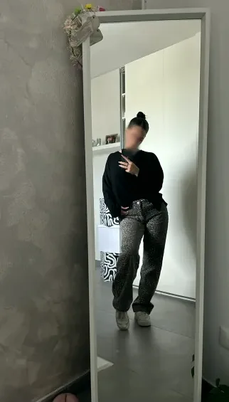 Demi, 21