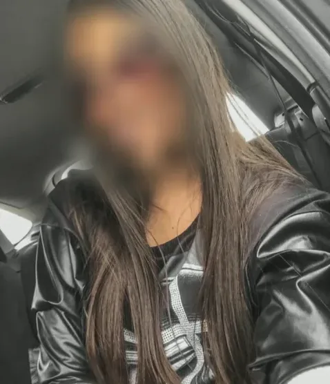 Ella, 24