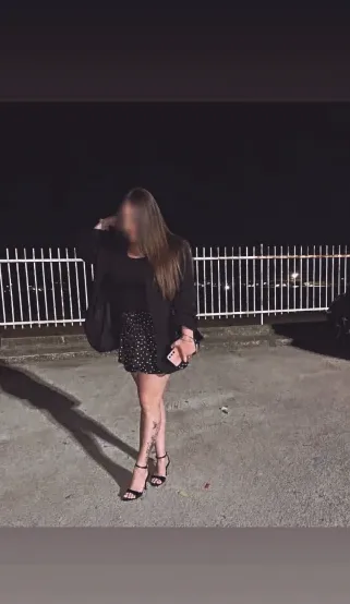 Evie, 23