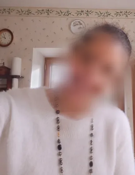Farah, 37