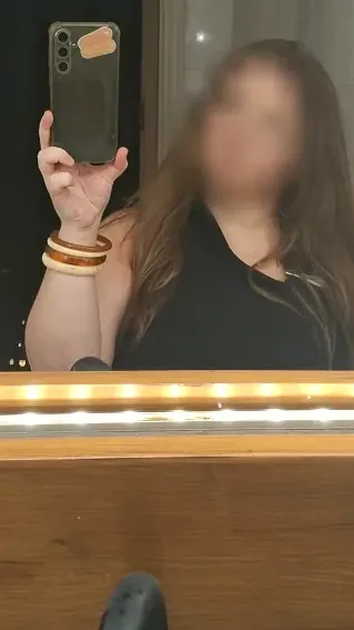 Gemma, 19