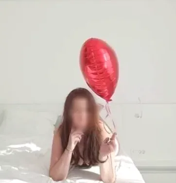 Hannah, 27