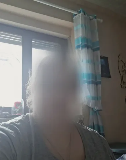 Isabelle, 25