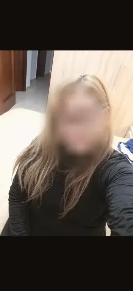Isabelle, 40