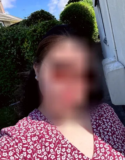 Kelly, 28