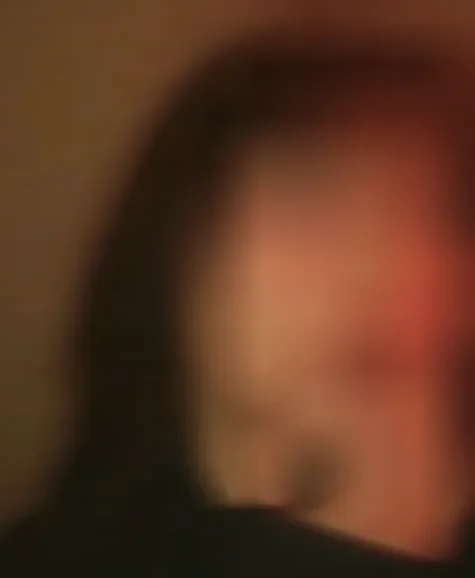 Kirsty, 19