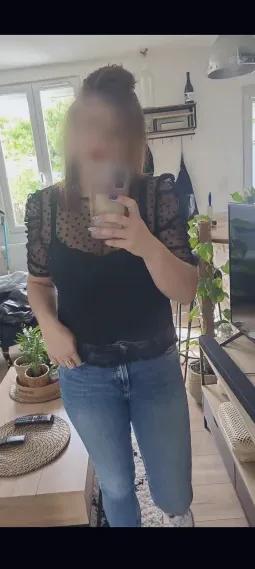 Lily, 34