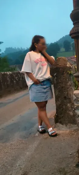Lily, 32