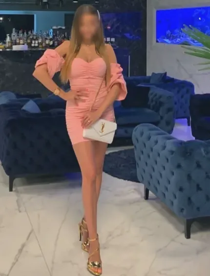 Millie, 25