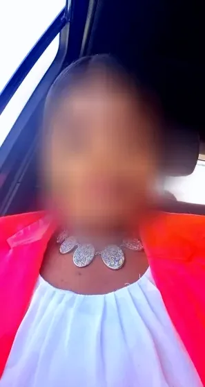 Nadia, 40