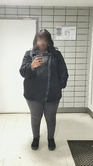 Nicola, 35