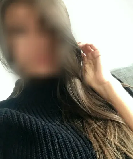 Rhona, 32