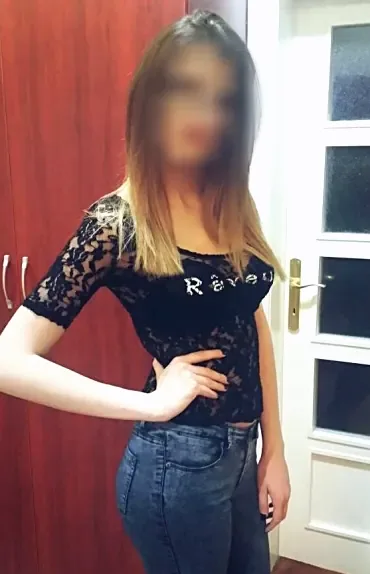 Sinead, 32